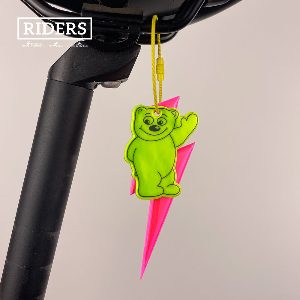 ليلة الدراجات تعكس قلادة دراجة - مراجعة Cycling Gear Organizer وسعره